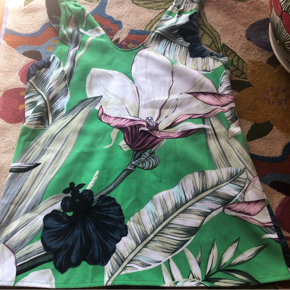 Tropical Ann Taylor, petite tropical flower print top size XXSP beautiful print